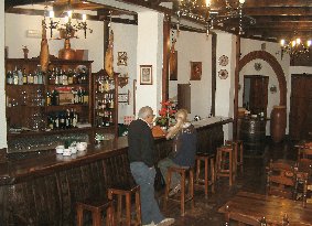 Bodega bar & restaurant in Canillas