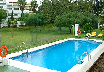 swimming pool and children's pool